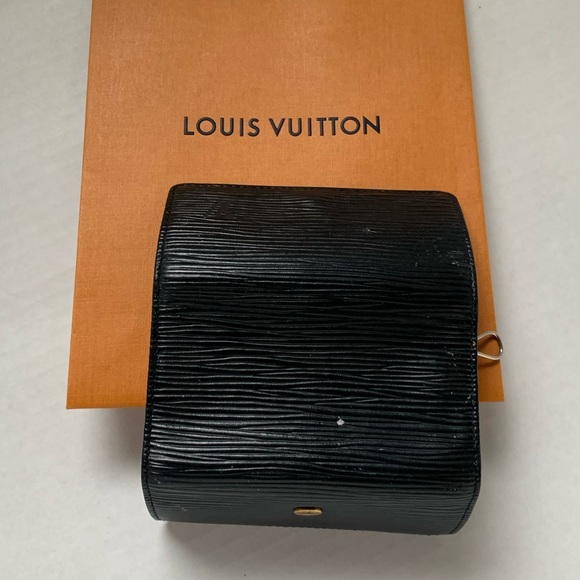 Louis Vuitton key holder - Picture 6 of 9
